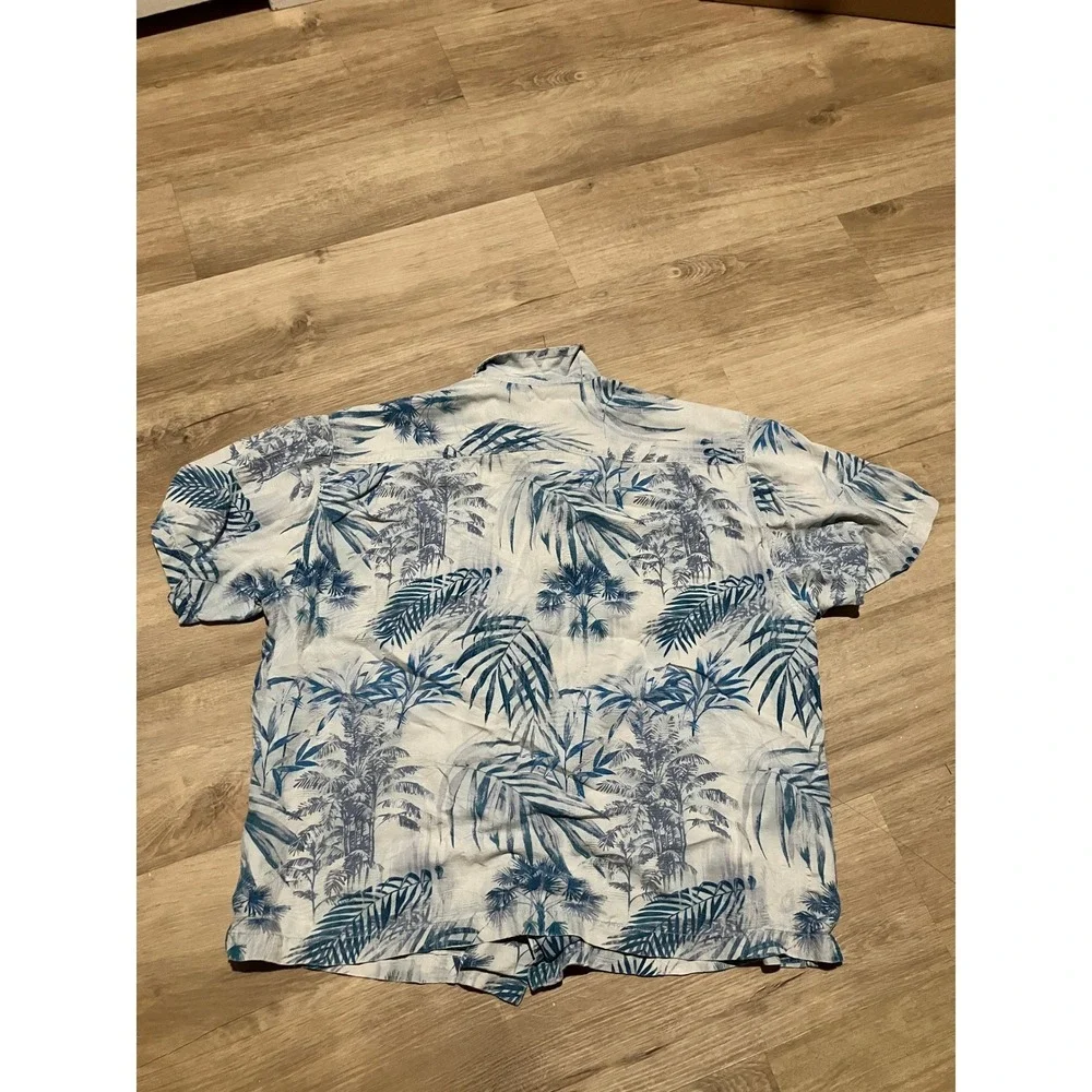 Tommy Bahama Mens XL Silk Camp Shirt Blue White Tropical Palm Tree Button Up